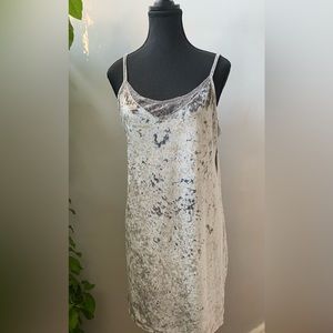 Bluenotes light gray velvet dress with spagetti straps
